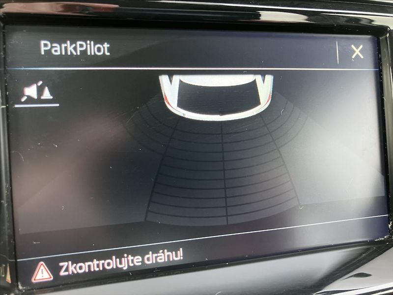 Škoda Fabia 1,0 Tažné,Navigace,Car Play - fotka 14 z 18