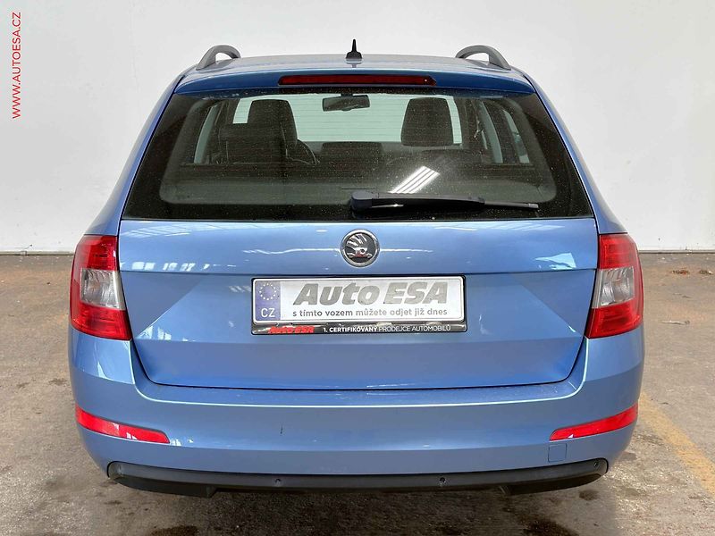 Škoda Octavia (2013) 2.0 TDi 4x4, Elegance, park - fotka 5 z 14