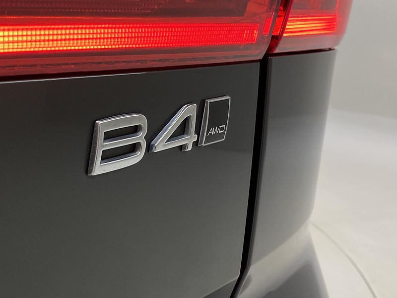 Volvo XC60 B4 AWD INSCRIPTION AUT  - fotka 40 z 50