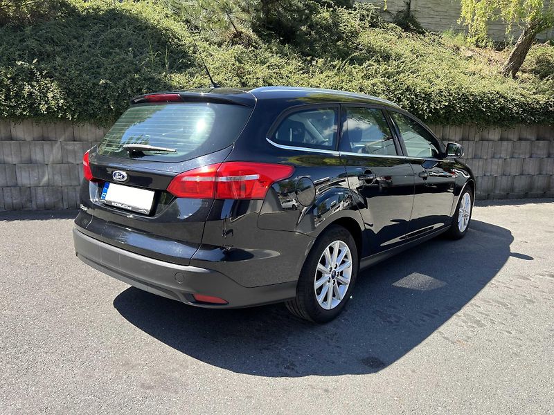 Ford Focus 1.5 TDCi 88 kW 1.MAJ SERVISKA - fotka 5 z 15