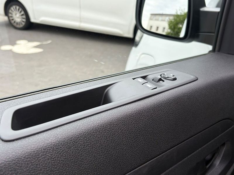 Toyota ProAce MC24 - 4D - Panel Van L2 - Ful - fotka 6 z 17