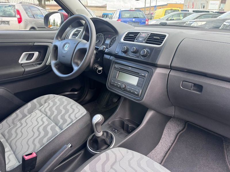 Škoda Fabia (2008) 1,2 HTP 44 KW KILOMETRY - fotka 33 z 38