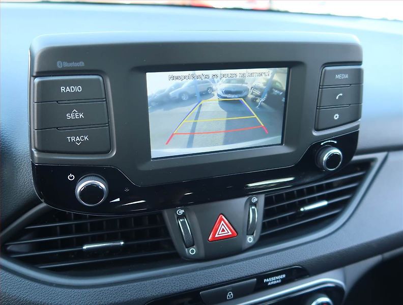 Hyundai i30 (2017) 1.0 T-GDI, ČR,1.maj, Tempomat - fotka 19 z 19