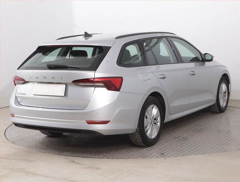 Škoda Octavia (2023) Ambition 2.0 TDI, ČR,1.maj - fotka 5 z 15