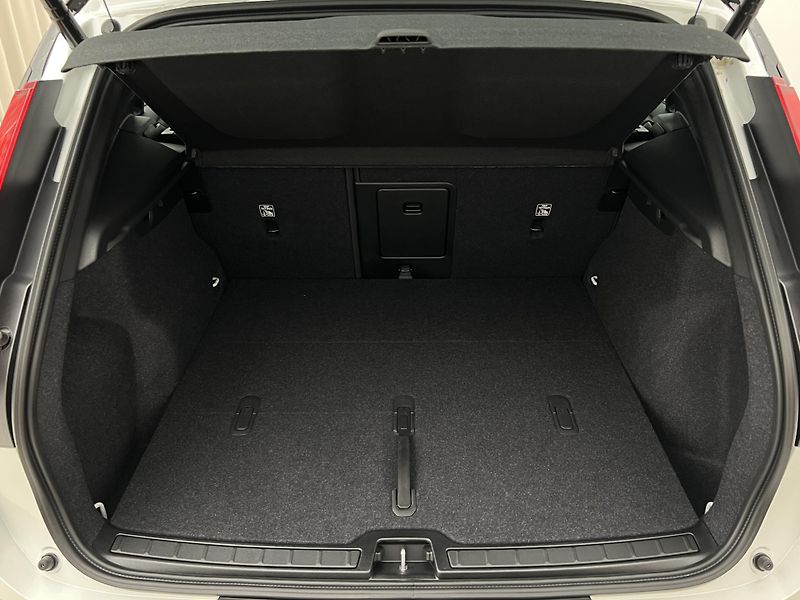 Volvo EX40 (2026) TWIN BLACK ULTRA  - fotka 6 z 45