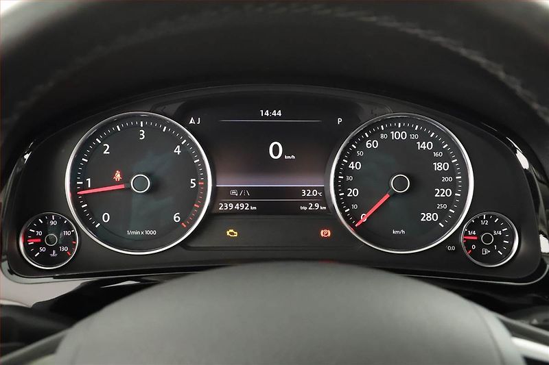 Volkswagen Touareg (2016) R-Line 3.0 TDI, 4X4, Automat - fotka 9 z 20