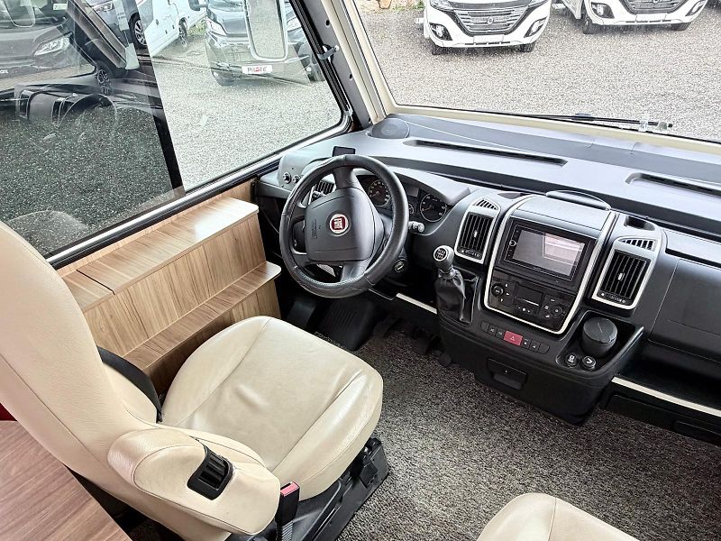 Pilote (2012) G832XLG Explorateur - fotka 11 z 34