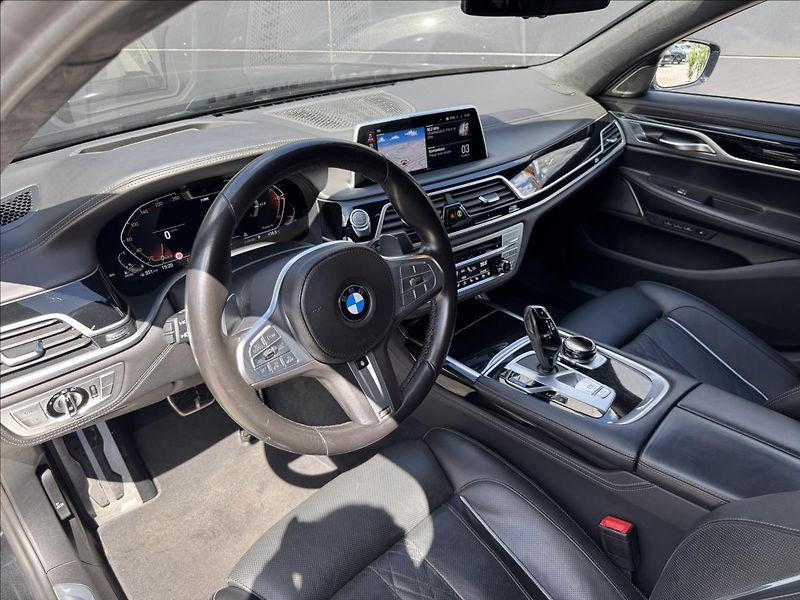 BMW Řada 7 3,0 740Ld xDrive M-Paket AT DP - fotka 9 z 45