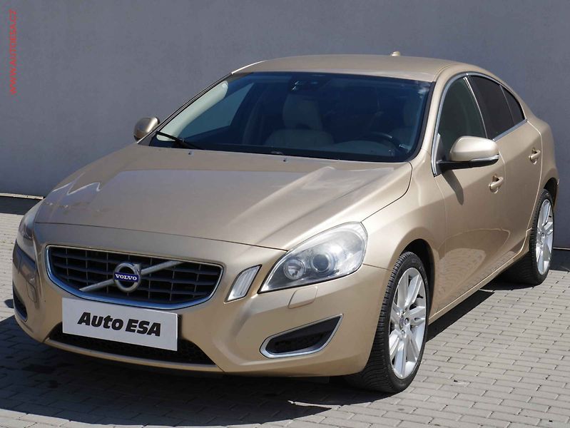 Volvo S60 (2011) 2.0T, ČR, Kůže, výhřev sed. - fotka 3 z 20