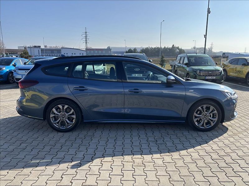 Ford Focus 1,0 EcoBoost  92kW ST-Line - fotka 6 z 28