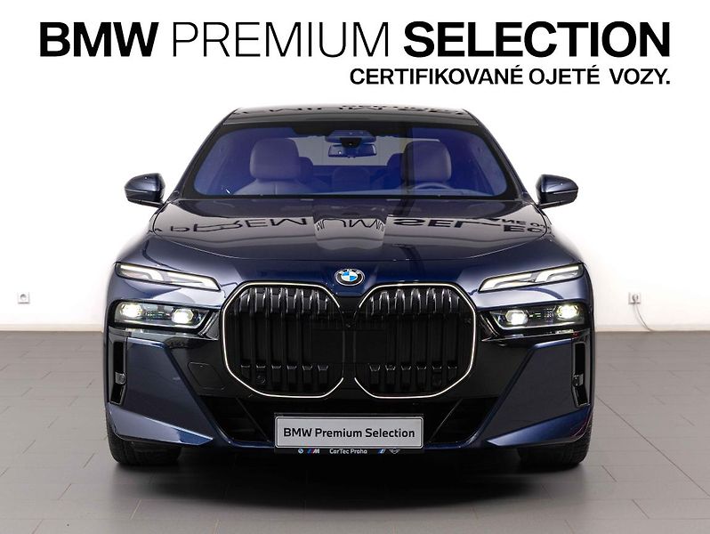 BMW Řada 7 740d xDrive Sedan - fotka 2 z 25