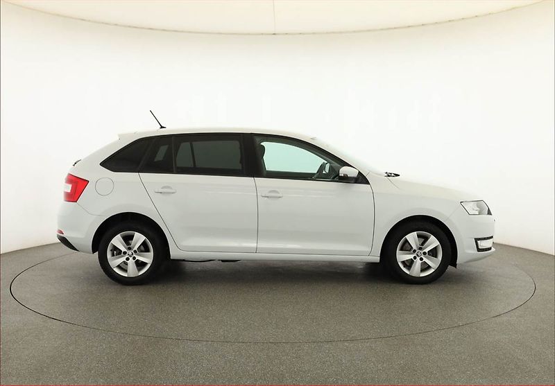 Škoda Rapid (2016) Spaceback 1.2 TSI, Serv.kniha - fotka 6 z 17