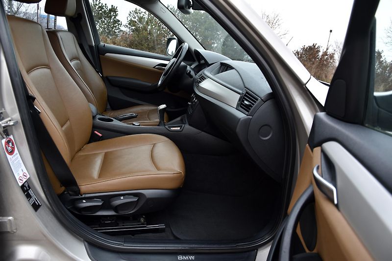 BMW X1 xDrive20d,KŮŽE,NAVI,TEMP,KLIMA - fotka 42 z 50