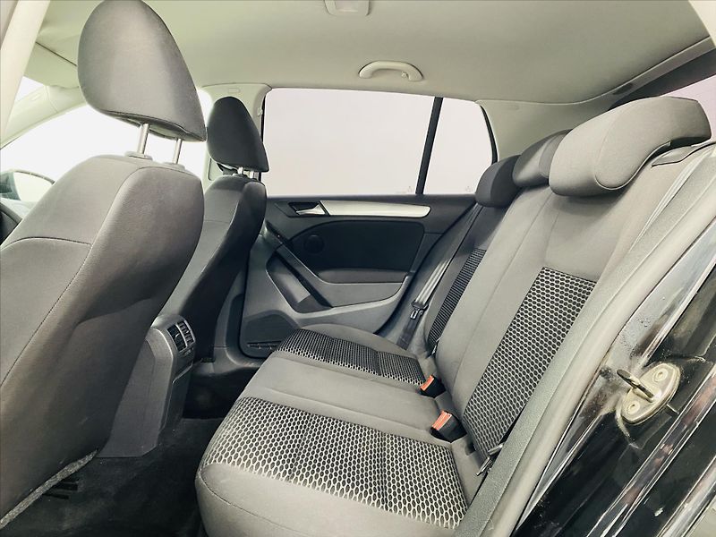 Volkswagen Golf 1,6 TDI Aut. Klima ČR - fotka 6 z 22