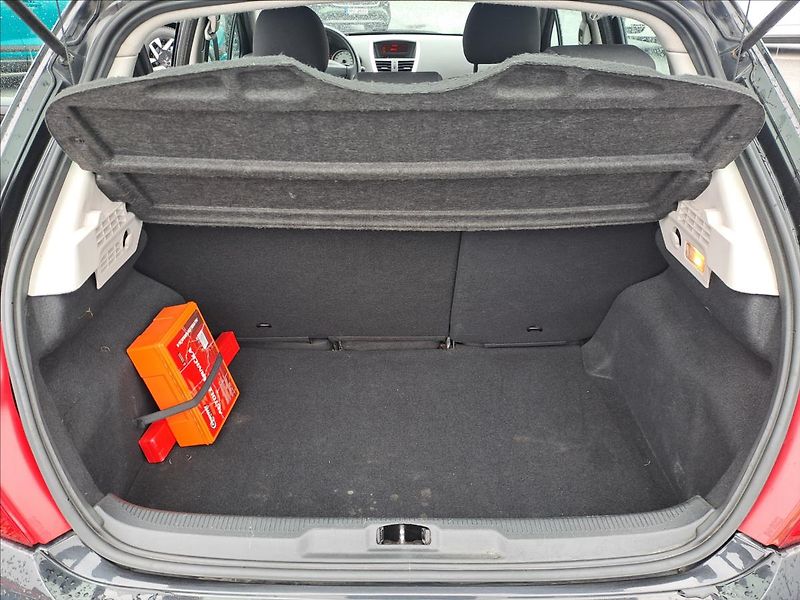 Peugeot 207 1,4 HDI - fotka 13 z 13