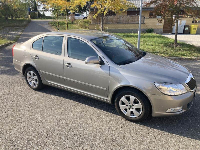 Škoda Octavia (2012) 2.0 TDi ČR, 2xKOLA, PĚKNÝ STAV - fotka 3 z 22