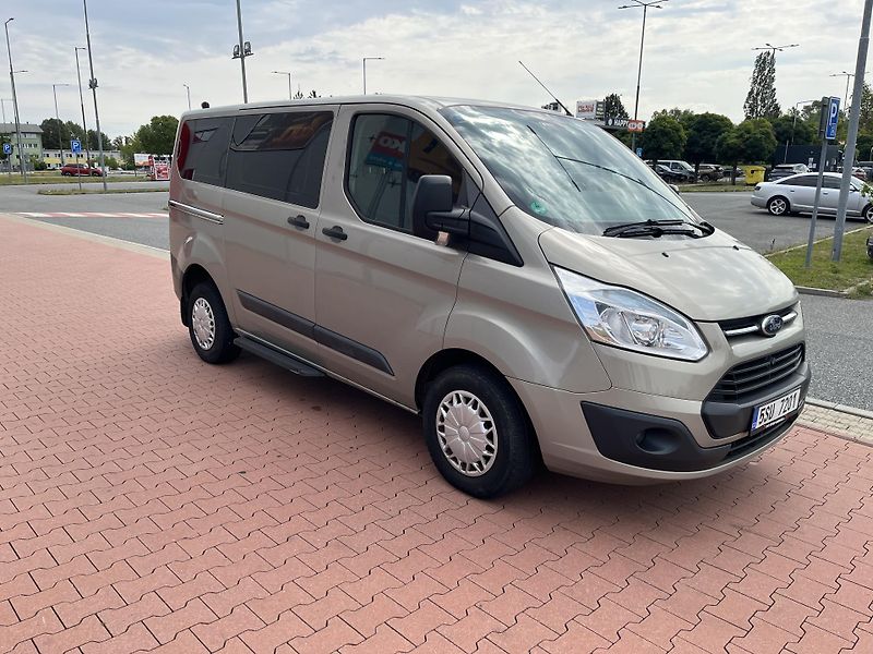 Ford Transit Custom 2.2 TDCi 9 míst - fotka 4 z 27