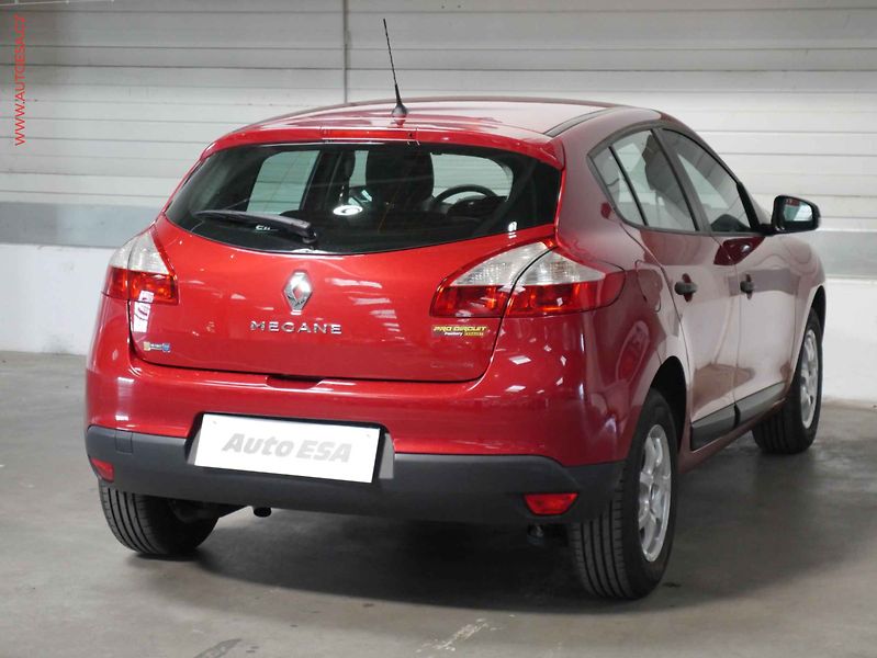 Renault Mégane (2010) 1.5 dCi, 2.maj,ČR, AC, temp - fotka 6 z 19