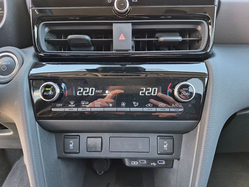 Toyota Yaris Cross 1,5 HEV Executive - fotka 14 z 20