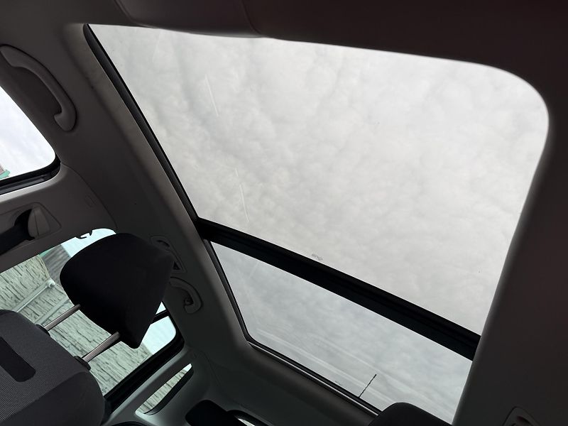Volkswagen Tiguan 140PS 4x4 DSG PANORAMA - fotka 155 z 158
