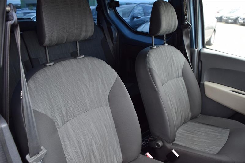 Dacia Dokker 1,2 i 85KW NÍZKÉ KM PO SERVISE - fotka 24 z 47