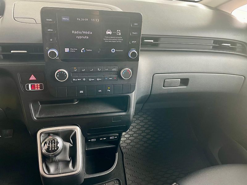Hyundai Staria (2024) 2,2CRDi 130kW Comfort 6MT 4x2 - fotka 18 z 22