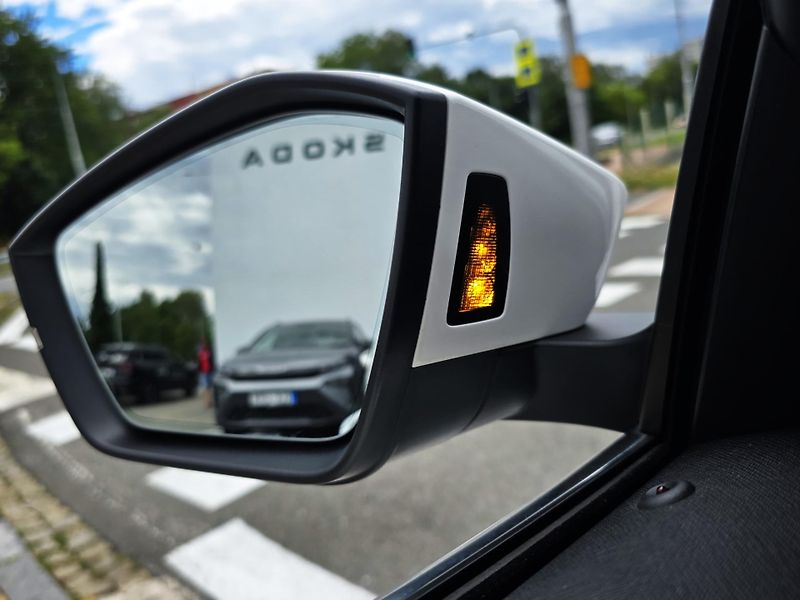 Škoda Octavia 2.0TDI DSG STYLE+ MATRIX TAŽNÉ - fotka 11 z 50