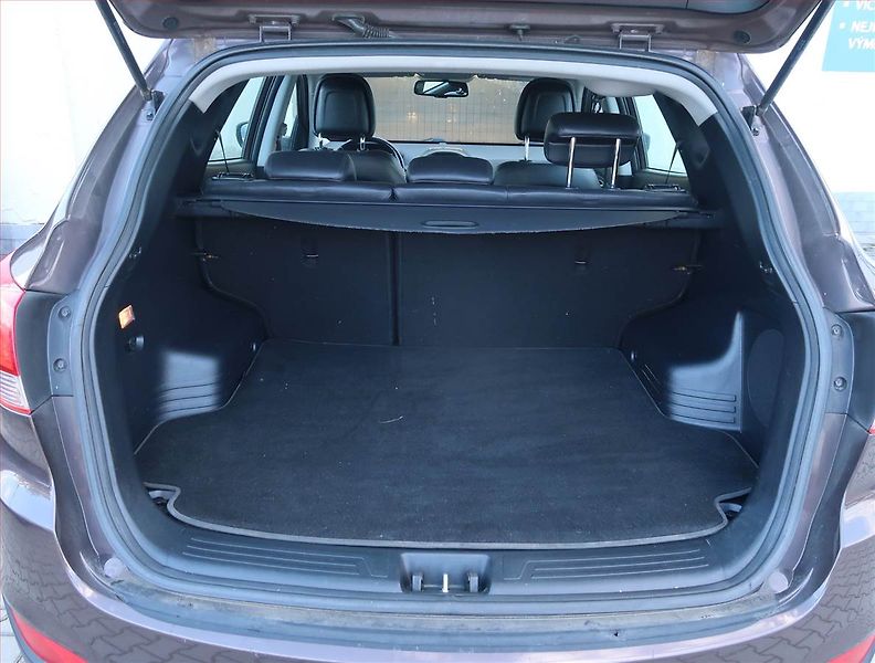 Hyundai ix35 (2013) 2.0 CRDi, 4X4, Automat - fotka 14 z 15
