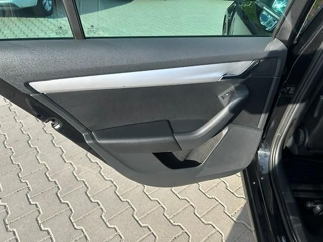 Škoda Octavia (2013) 1,4TSi elegance combi 103kW   - fotka 25 z 43