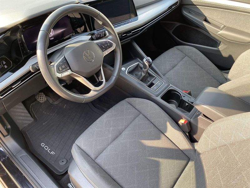 Volkswagen Golf (2023) 1.5 TSI Life GT - fotka 6 z 29