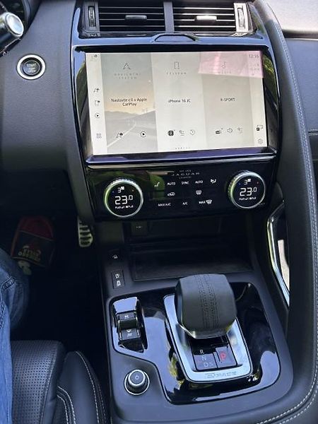 Jaguar E-Pace (2021) D200 AWD Dynamic - fotka 10 z 14