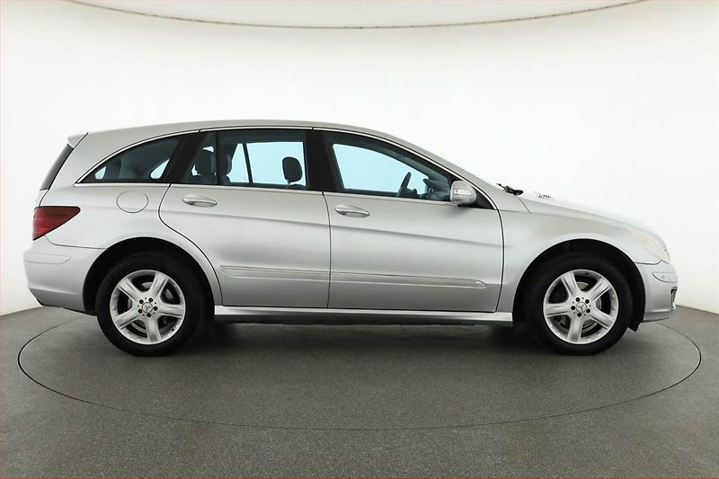 Mercedes-Benz Třídy R (2007) R 320 CDI 4MATIC, 4X4 - fotka 6 z 16