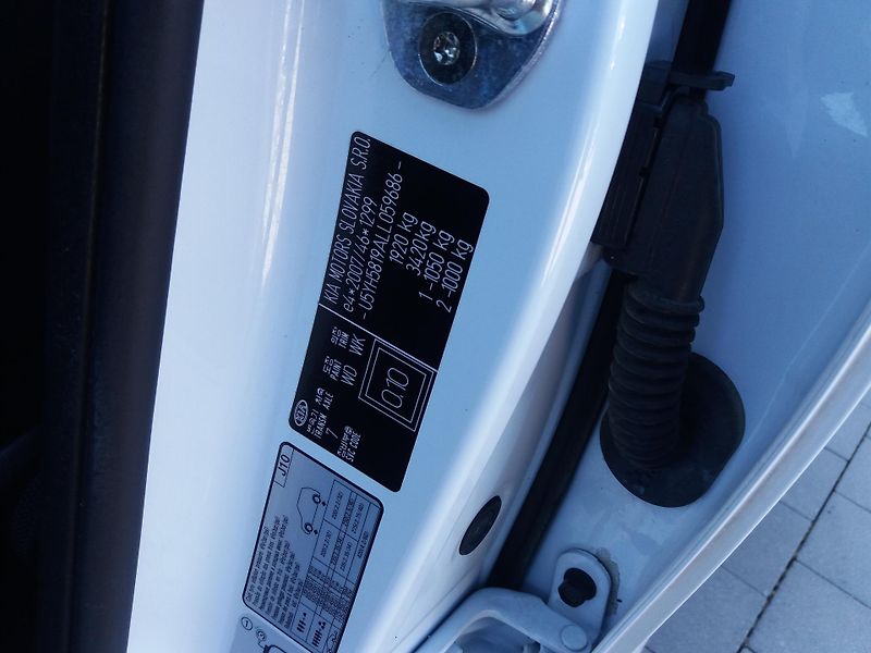 Kia Ceed 1.6CRDi,100kW,1.MAJITEL-ČR!! - fotka 27 z 29