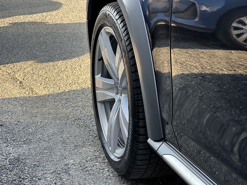 Audi A4 Allroad 2.0TDi QUATTRO AUTOMAT ALU - fotka 41 z 44