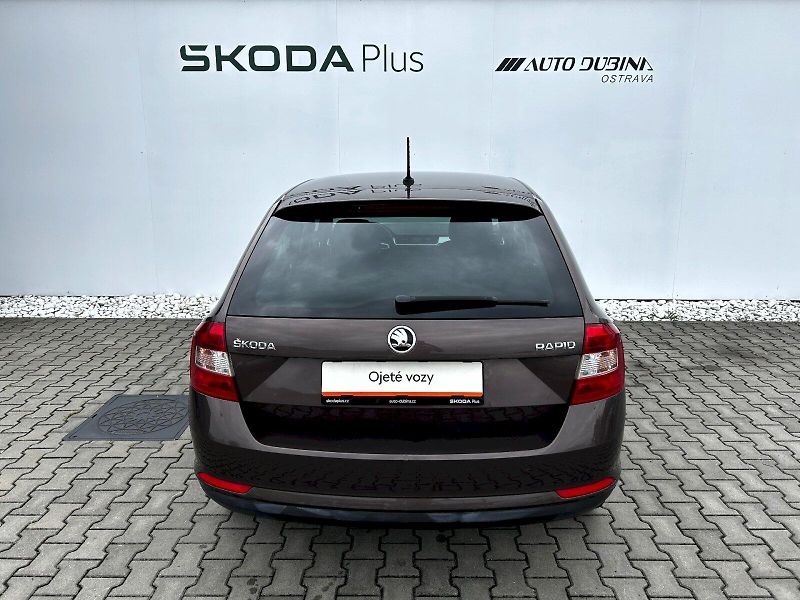 Škoda Rapid (2015) Spaceback 1.2 TSI 81kW MP6 Amb - fotka 6 z 31