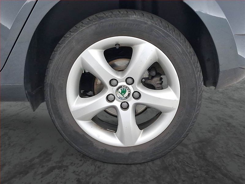 Škoda Fabia (2020) 1.0 TSI, Kůže, Tempomat - fotka 14 z 18