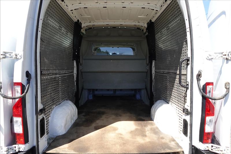 Renault Master 2,3 DCI  L2H2 7MÍST KLIMA - fotka 16 z 36