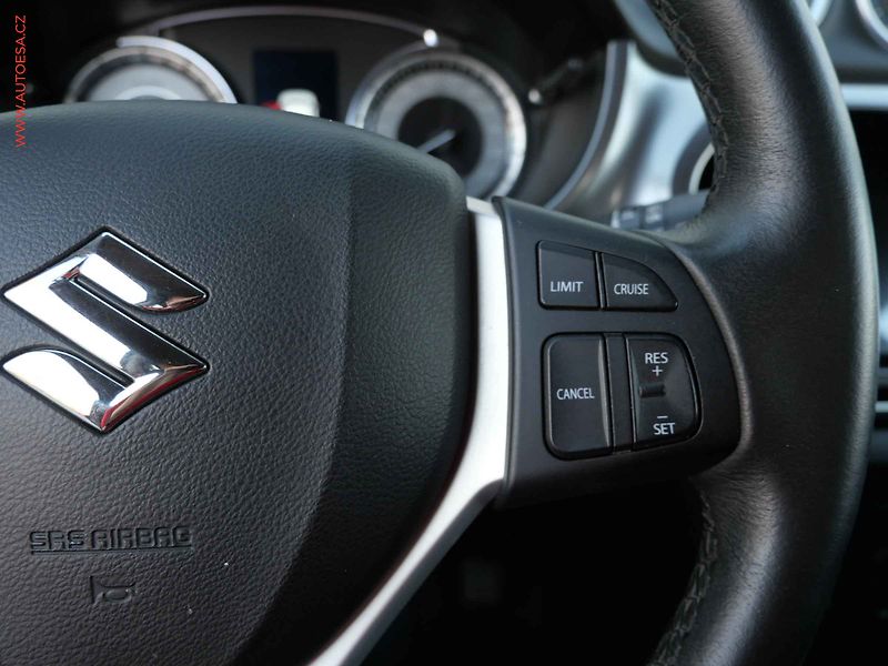 Suzuki Vitara (2019) 1.4i, 2.maj,ČR, AC, TZ, park - fotka 13 z 23