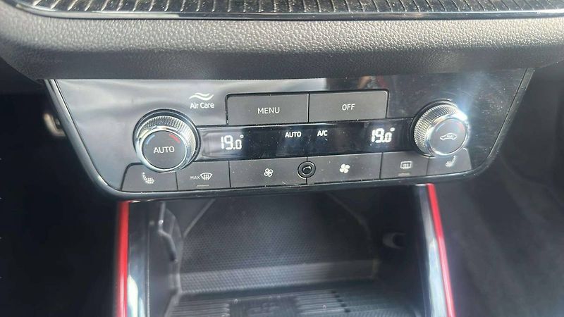 Škoda Fabia Monte Carlo 1,0 TSI 85kW MT6/R - fotka 14 z 26