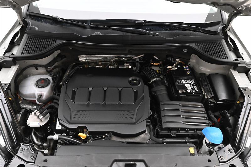 Škoda Karoq 2,0 TDI 85 kW DSG TAŽNÉ Záruka - fotka 9 z 32