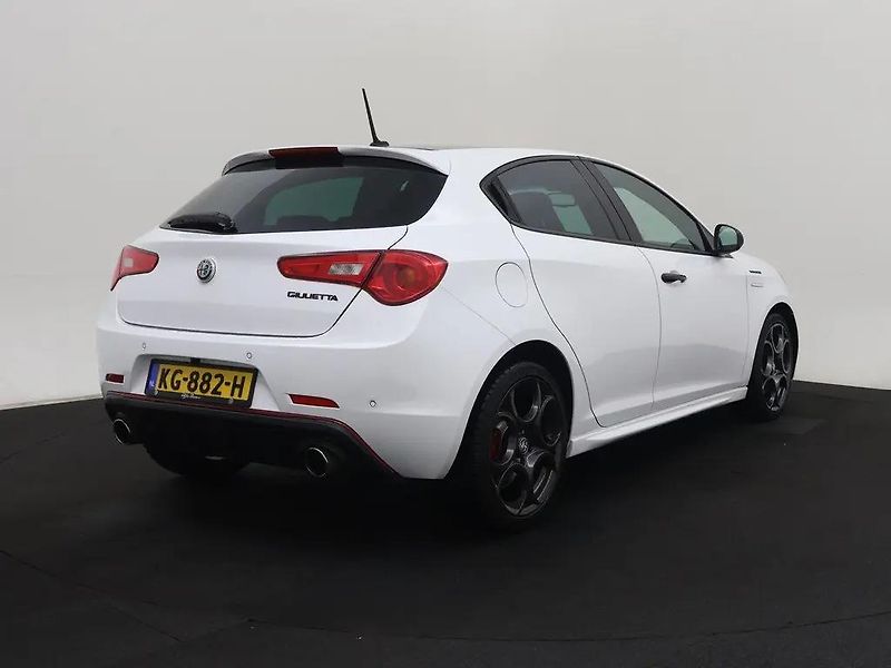 Alfa Romeo Giulietta 1.4T Aut. 125kW VELOCE  - fotka 2 z 10