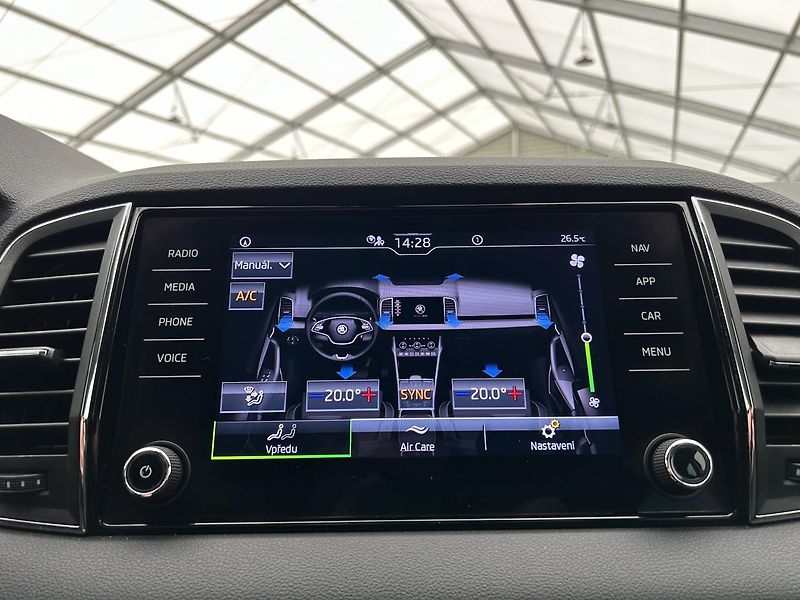 Škoda Karoq 1.5 TSI Style Plus - fotka 12 z 30