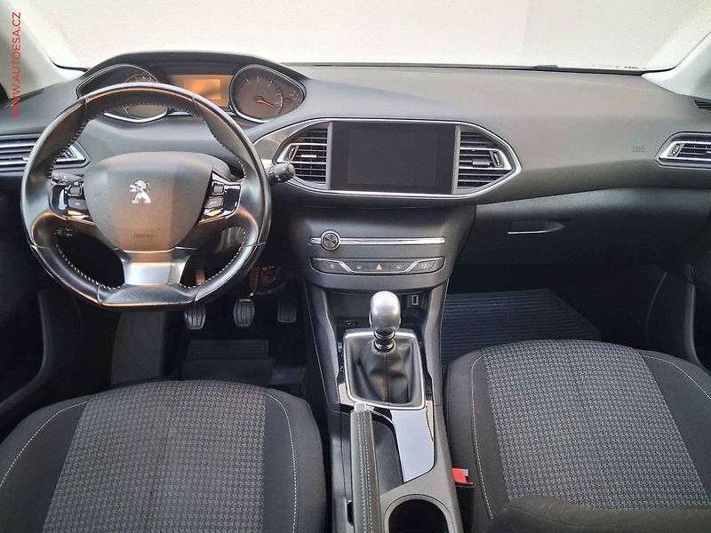 Peugeot 308 (2018) 1.6HDi, ČR, AC - fotka 8 z 16