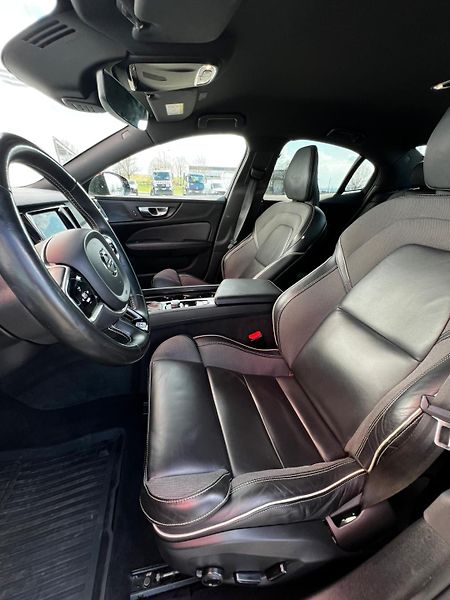 Volvo S60 2.0T5 184kW Aut. R-Desing - fotka 6 z 27