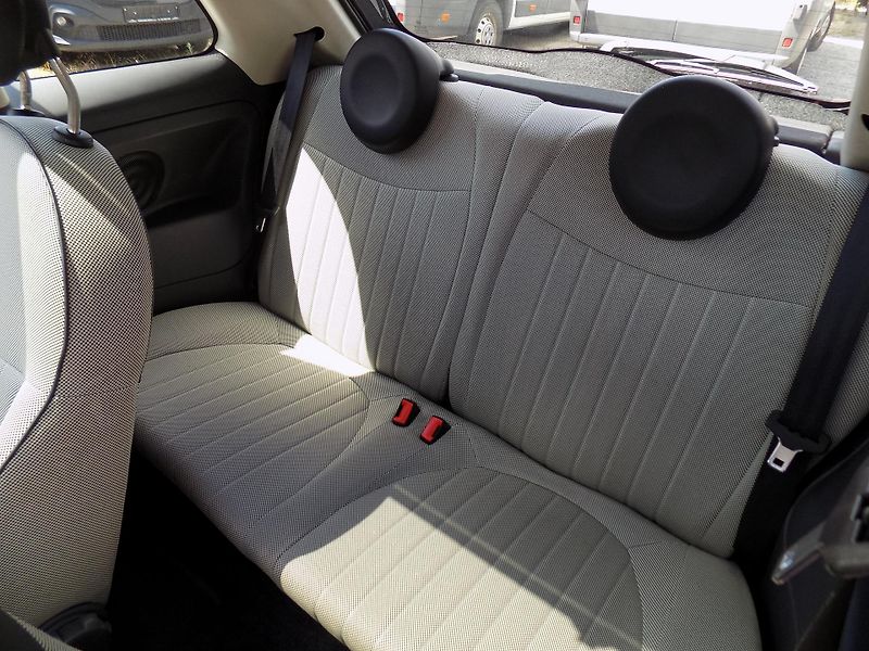 Fiat 500 1,2I 51 KW LOUNGE PANORAMA - fotka 20 z 38