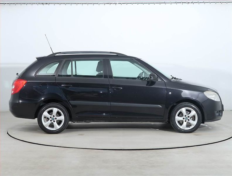 Škoda Fabia (2008) 1.4 16V, po STK, zamluveno - fotka 6 z 18