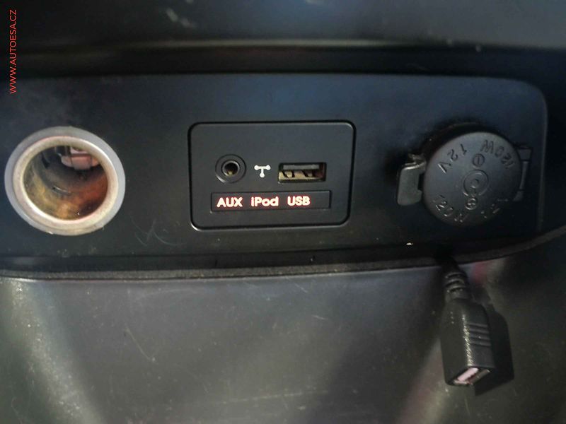Kia Sorento (2010) 2.2CRDi 4x4, AC, temp - fotka 17 z 18