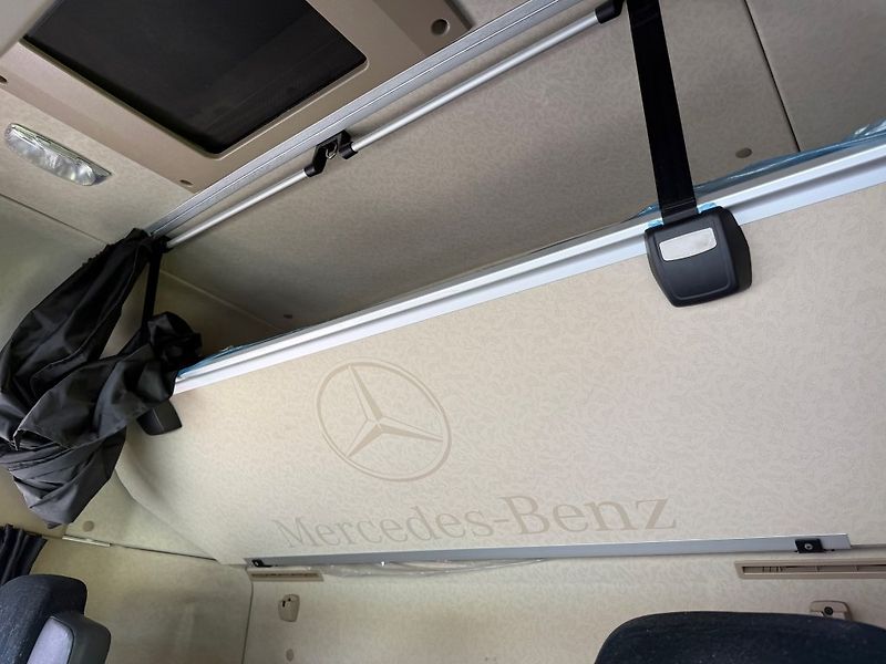Mercedes-Benz 2545 Actros 6x2 + Schmitz ZCS1 - fotka 16 z 20