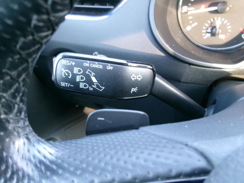 Škoda Octavia (2014) 1,2TSI NAVI DSG AC BT VÝHŘEV - fotka 26 z 34