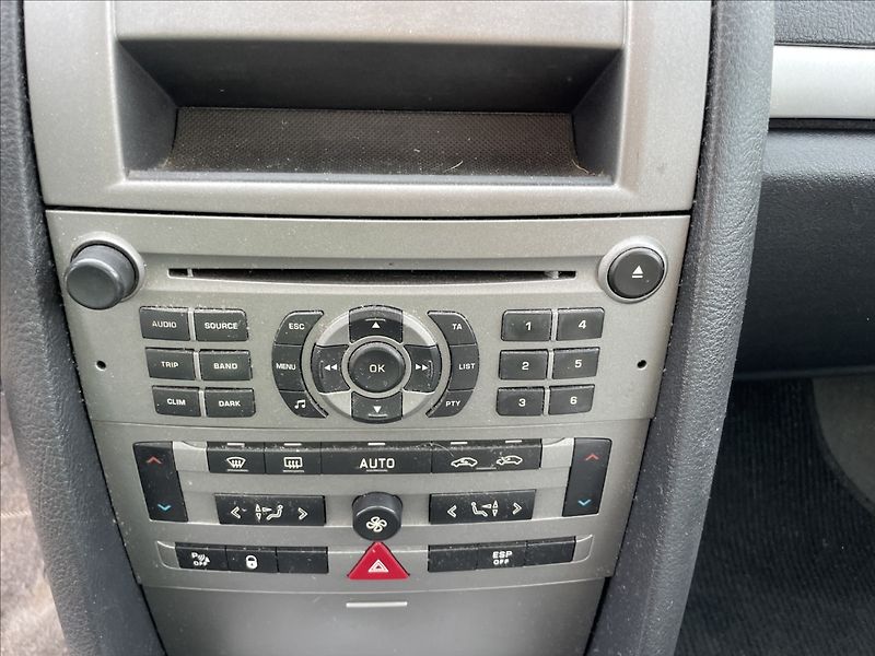Peugeot 407 2,0 Hdi 100kw ESP Tempomat 2sa - fotka 16 z 32